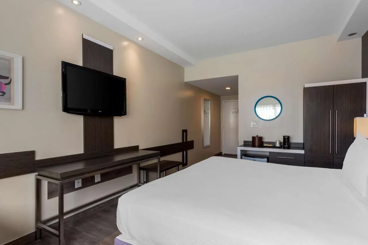 ניו יורק Best Western Plus Brooklyn Bay Hotel